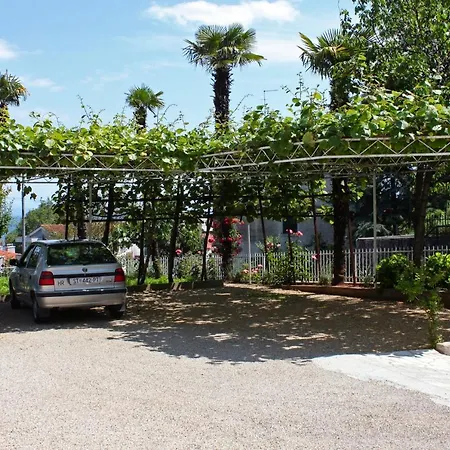 With A Parking Space Lovran, Opatija - 2302 ゲストハウス 3*