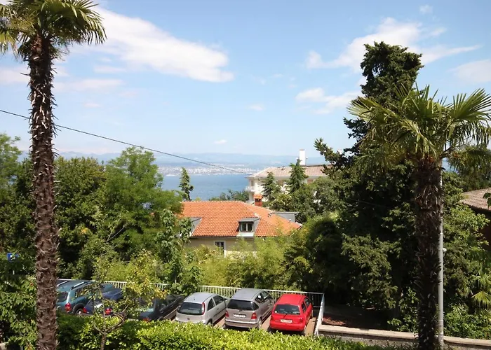 With A Parking Space Lovran, Opatija - 2302 3* Lovran